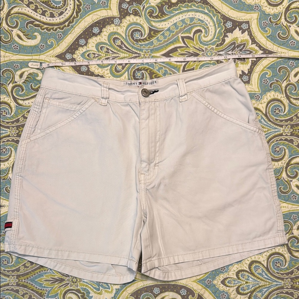 Tommy Hilfiger Vintage High Rise Cream Cargo Shorts Size 6